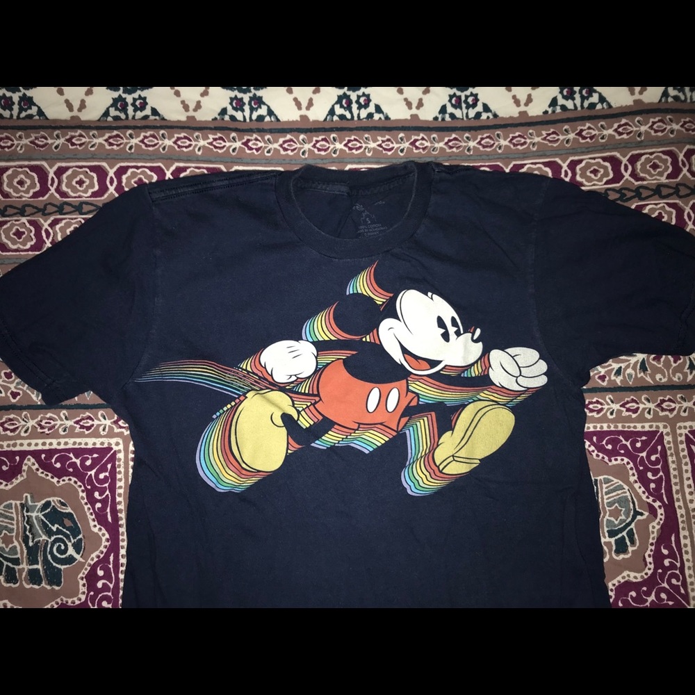 DISNEY tee shirt
